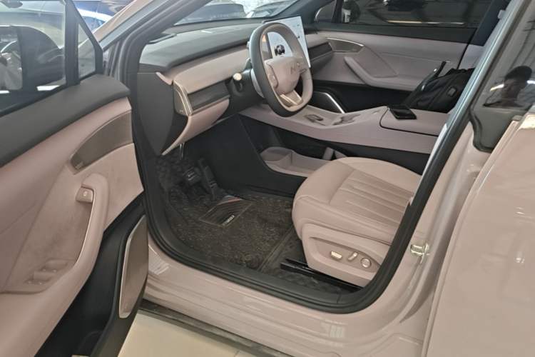 Used ONVO L60 2024 60 kWh Rear-Drive Version Driver Seat