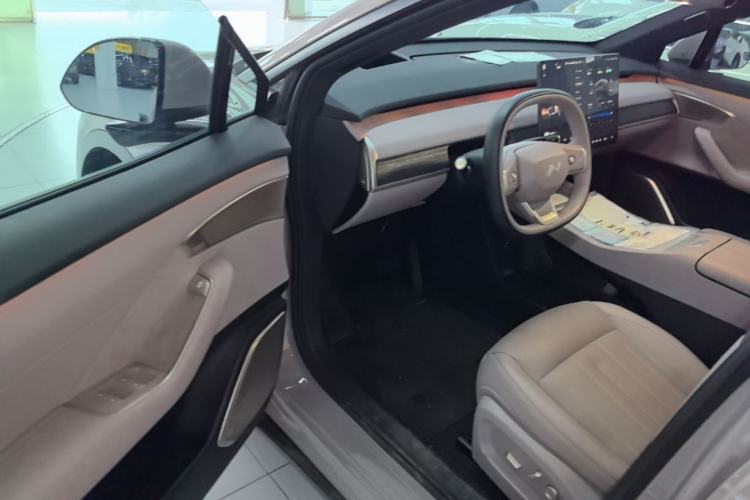 Used ONVO L60 2024 60 kWh Rear-Drive Version Driver Seat