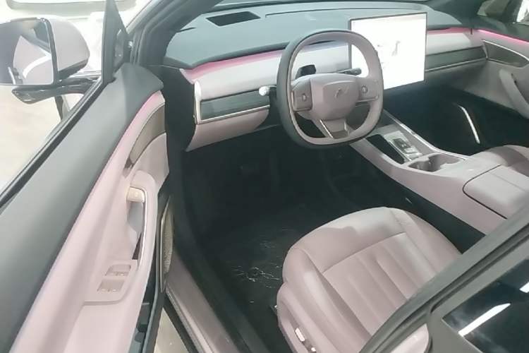 Used ONVO L60 2024 60 kWh Rear-Drive Version Driver Seat