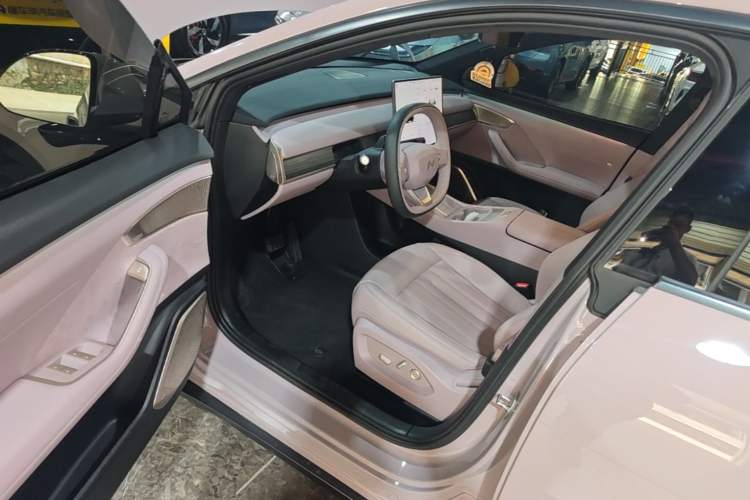 Used ONVO L60 2024 60 kWh Rear-Drive Version Driver Seat