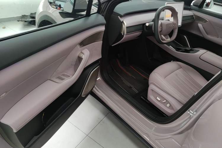 Used ONVO L60 2024 60 kWh Rear-Drive Version Driver Seat