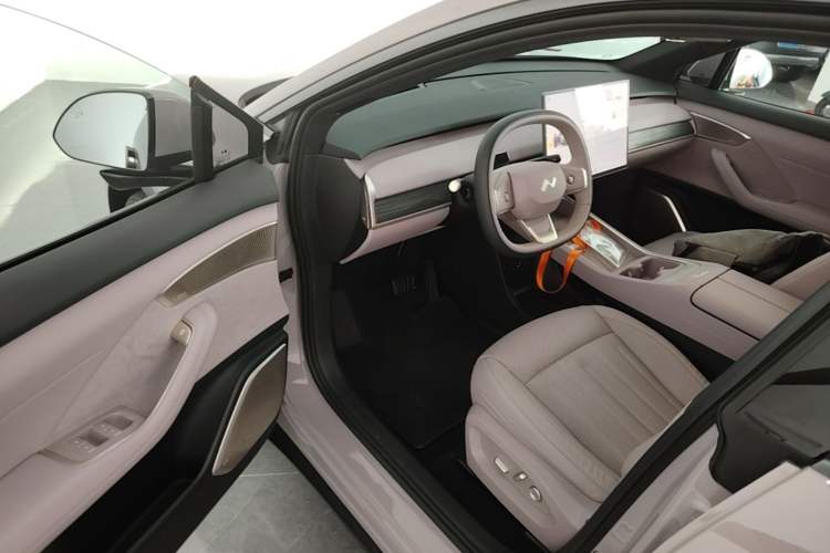 Used ONVO L60 2024 60 kWh Rear-Drive Version Driver Seat