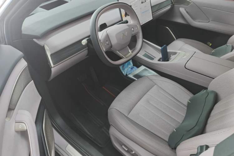 Used ONVO L60 2024 60 kWh Rear-Drive Version Driver Seat