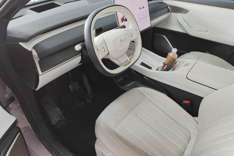 Used ONVO L60 2024 60 kWh All-Wheel Drive Driver Seat