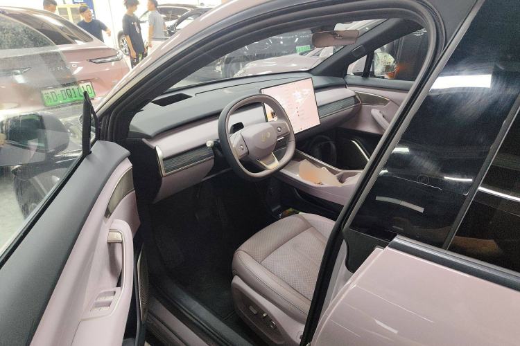 Used ONVO L60 2024 60 kWh All-Wheel Drive Driver Seat