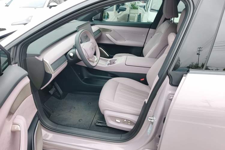 Used ONVO L60 2024 60 kWh Rear-Drive Version Driver Seat