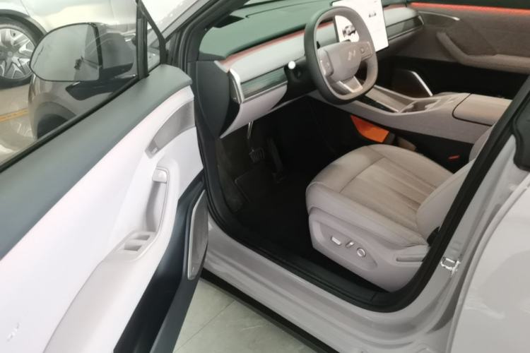 Used ONVO L60 2024 60 kWh Rear-Drive Version Driver Seat