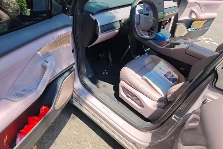Used ONVO L60 2024 60 kWh Rear-Drive Version Driver Seat