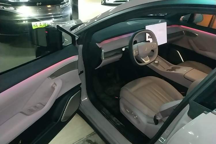 Used ONVO L60 2024 60 kWh Rear-Drive Version Driver Seat