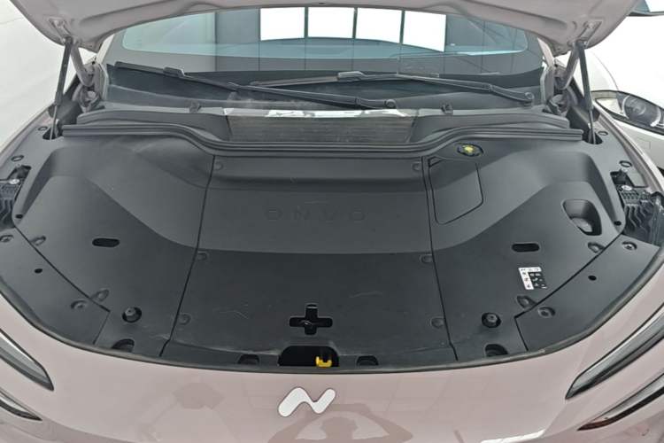 Used ONVO L60 2024 60 kWh Rear-Drive Version Engine Bay