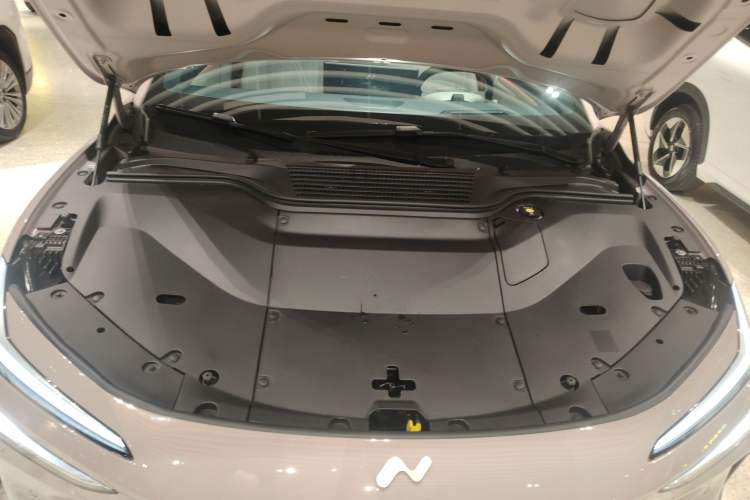 Used ONVO L60 2024 60 kWh All-Wheel Drive Engine Bay