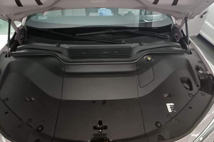 Used ONVO L60 2024 60 kWh Rear-Drive Version Engine Bay