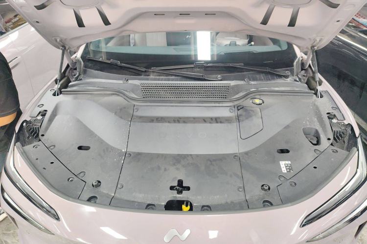 Used ONVO L60 2024 60 kWh All-Wheel Drive Engine Bay