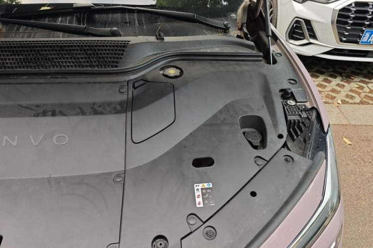 Used ONVO L60 2024 60 kWh All-Wheel Drive Engine Bay Left