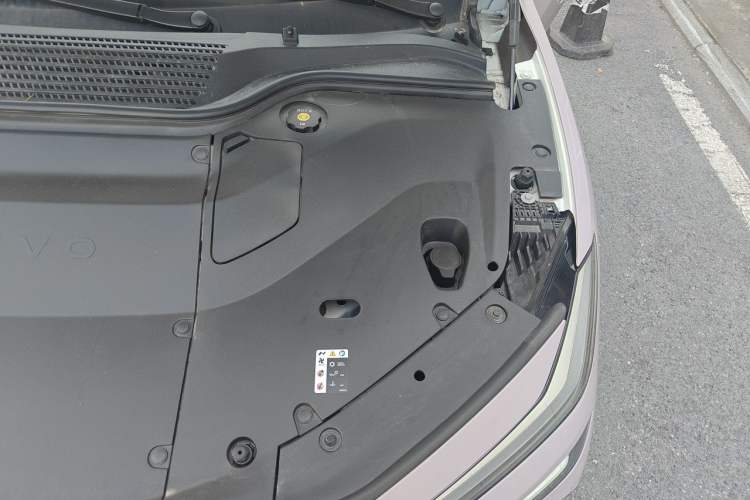 Used ONVO L60 2024 60 kWh Rear-Drive Version Engine Bay Left