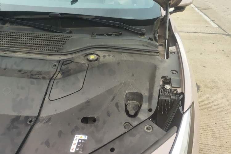 Used ONVO L60 2024 60 kWh Rear-Drive Version Engine Bay Left