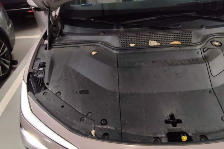 Used ONVO L60 2024 60 kWh All-Wheel Drive Engine Bay Right