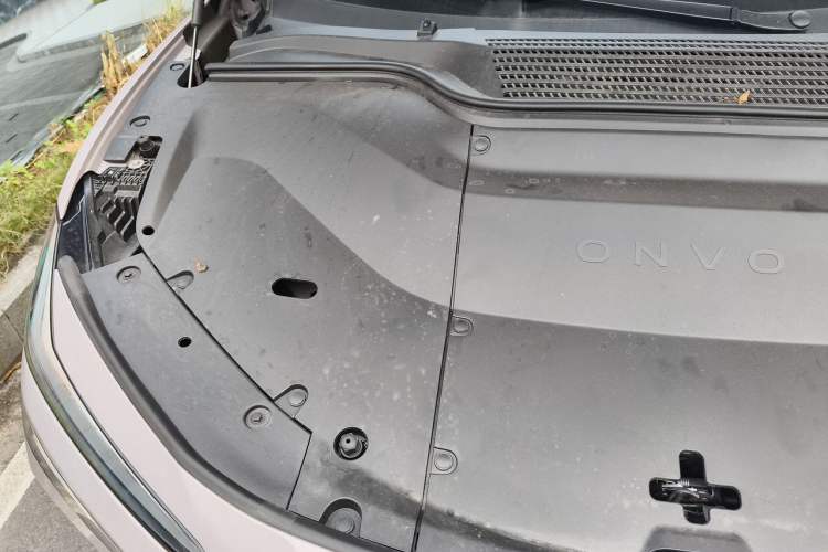 Used ONVO L60 2024 60 kWh Rear-Drive Version Engine Bay Right
