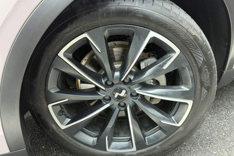 Used ONVO L60 2024 60 kWh Rear-Drive Version Exterior 1