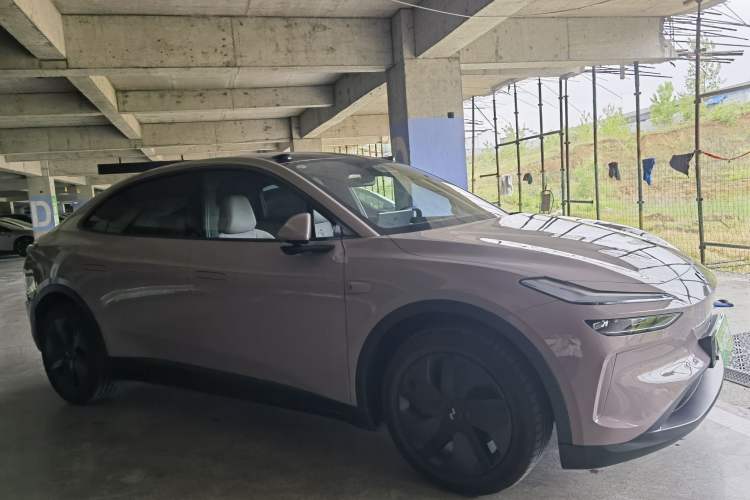 Used ONVO L60 2024 60 kWh Rear-Drive Version Exterior 1