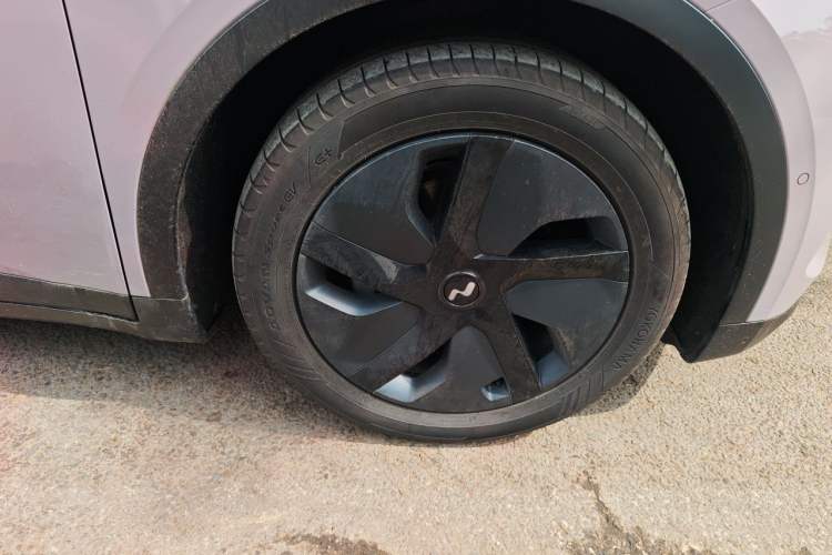 Used ONVO L60 2024 60 kWh All-Wheel Drive Exterior 1