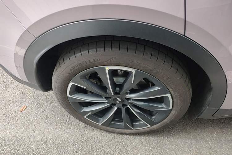 Used ONVO L60 2024 85 kWh Rear-Drive Version Exterior 2