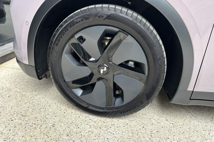Used ONVO L60 2024 60 kWh Rear-Drive Version Exterior 2