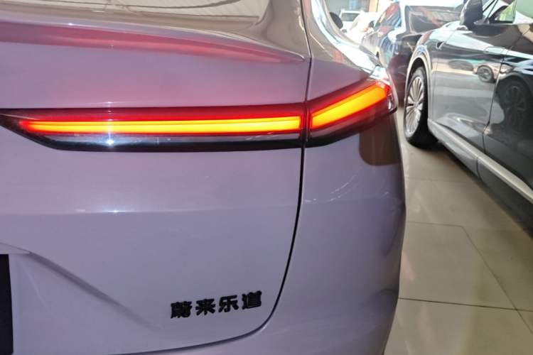 Used ONVO L60 2024 60 kWh Rear-Drive Version Exterior 3