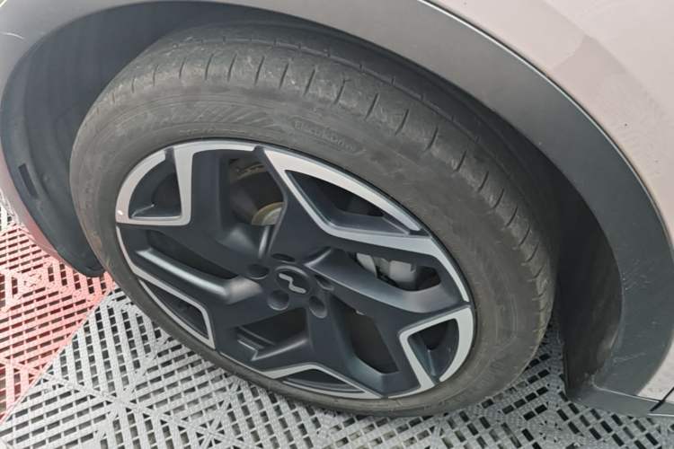 Used ONVO L60 2024 60 kWh Rear-Drive Version Exterior 4