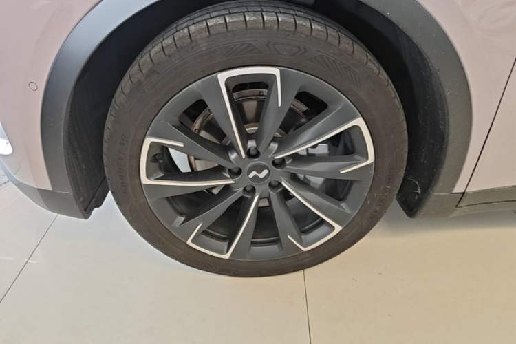 Used ONVO L60 2024 60 kWh Rear-Drive Version Exterior 4