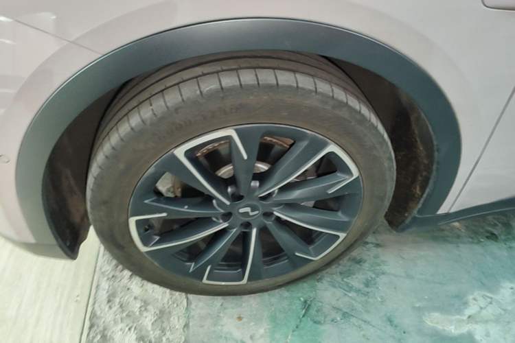 Used ONVO L60 2024 60 kWh Rear-Drive Version Exterior 4