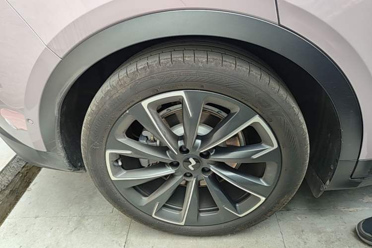 Used ONVO L60 2024 60 kWh Rear-Drive Version Exterior 5