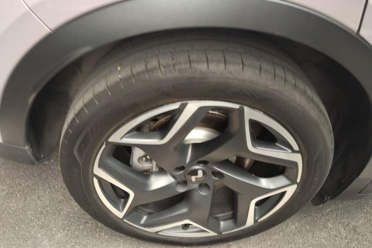 Used ONVO L60 2024 60 kWh Rear-Drive Version Exterior 5