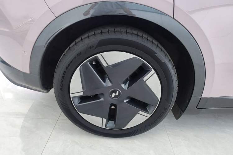 Used ONVO L60 2024 60 kWh Rear-Drive Version Exterior 5