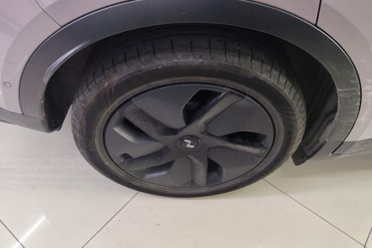 Used ONVO L60 2024 60 kWh Rear-Drive Version Exterior 5