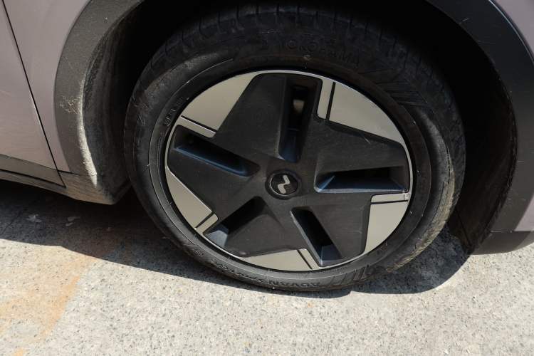 Used ONVO L60 2024 60 kWh Rear-Drive Version Exterior 7