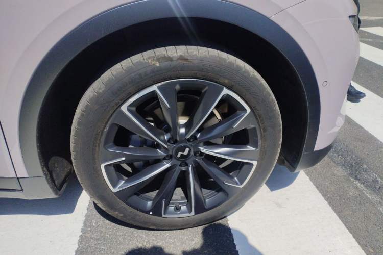 Used ONVO L60 2024 60 kWh All-Wheel Drive Exterior 7