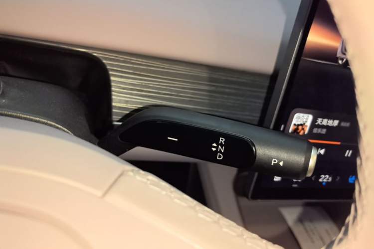 Used ONVO L60 2024 60 kWh Rear-Drive Version Gear Lever