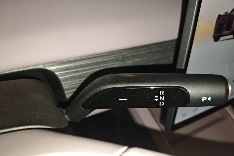 Used ONVO L60 2024 60 kWh Rear-Drive Version Gear Lever