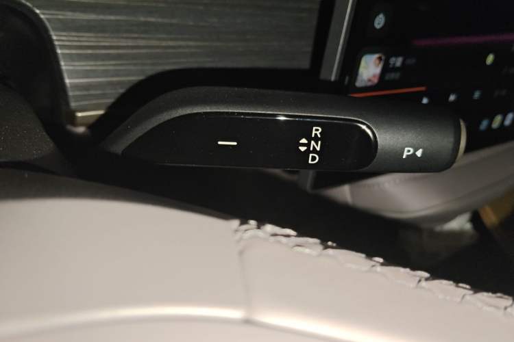 Used ONVO L60 2024 60 kWh Rear-Drive Version Gear Lever