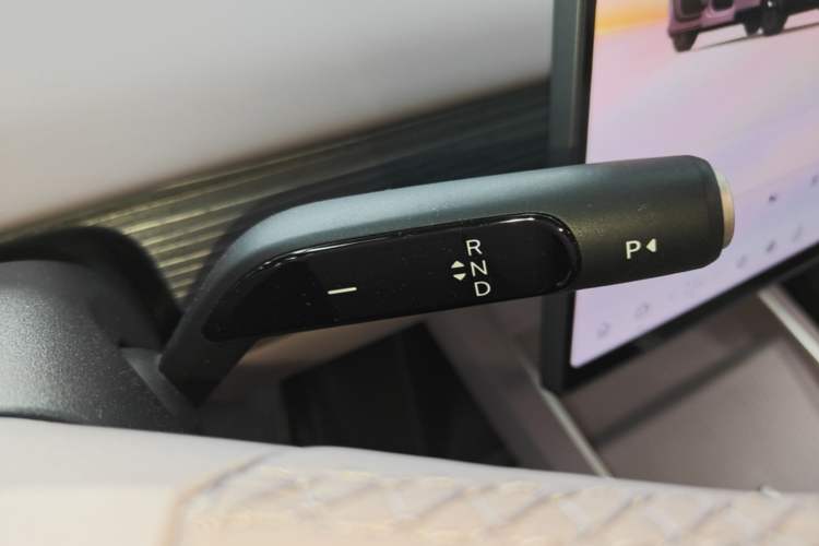 Used ONVO L60 2024 60 kWh Rear-Drive Version Gear Lever