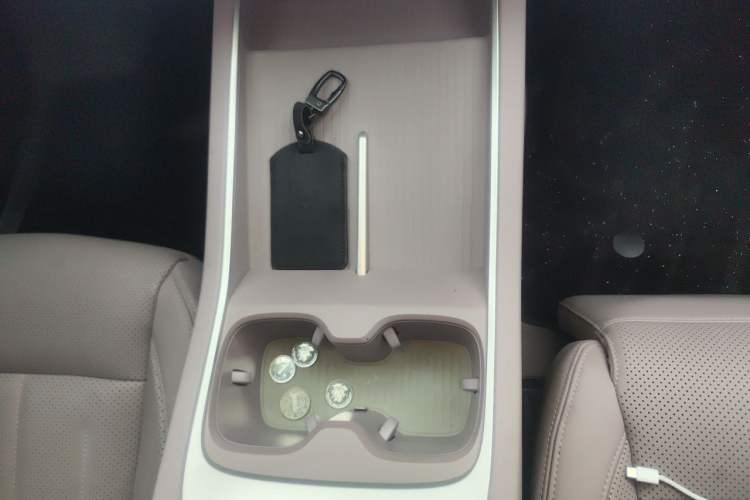 Used ONVO L60 2024 60 kWh Rear-Drive Version Gear Lever