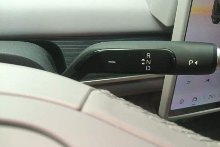 Used ONVO L60 2024 60 kWh All-Wheel Drive Gear Lever