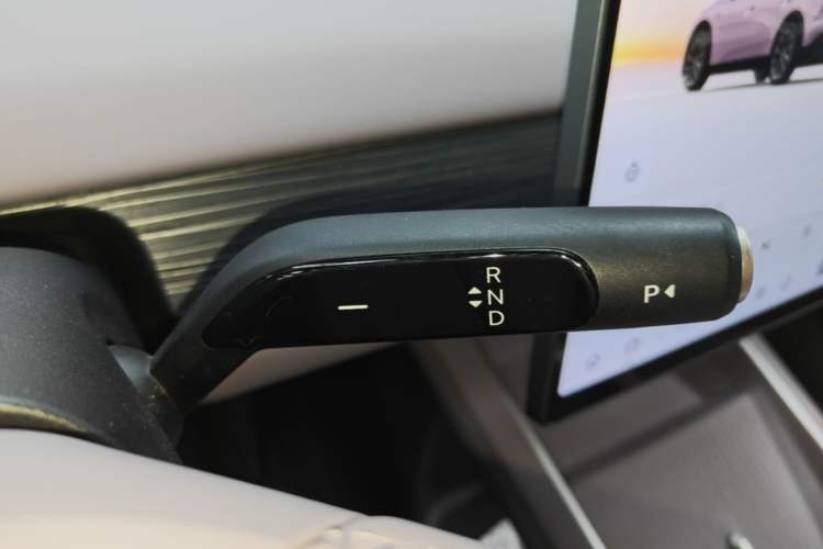 Used ONVO L60 2024 60 kWh Rear-Drive Version Gear Lever