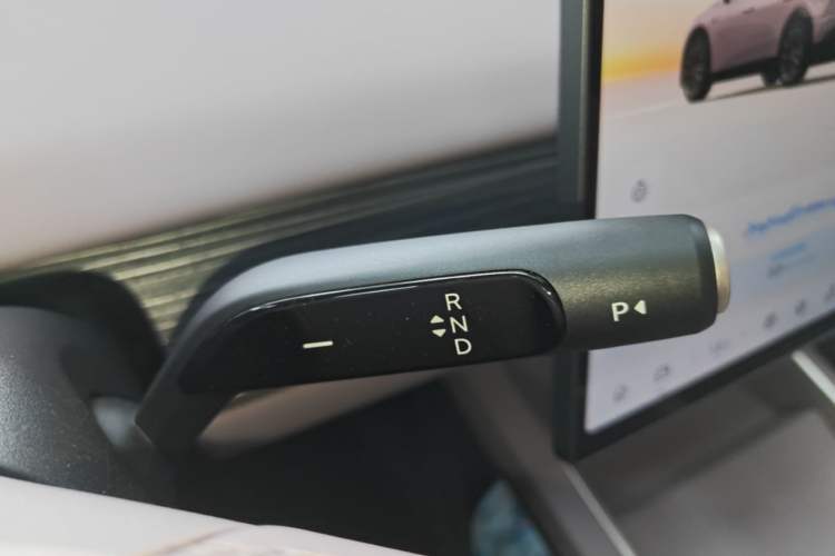 Used ONVO L60 2024 60 kWh Rear-Drive Version Gear Lever