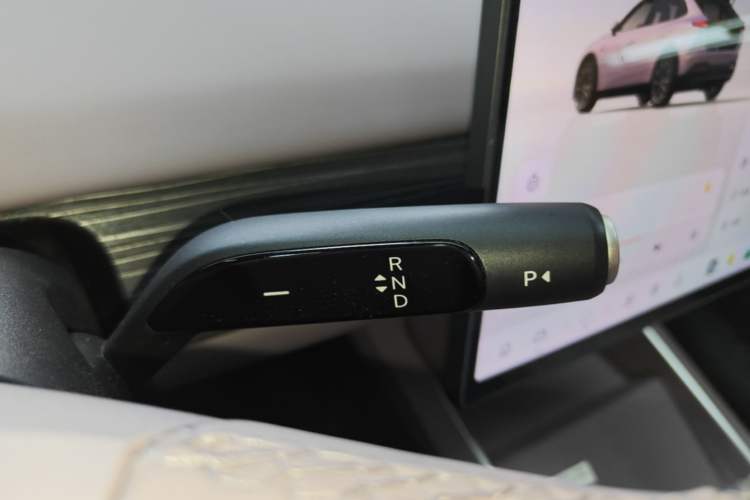 Used ONVO L60 2024 60 kWh Rear-Drive Version Gear Lever