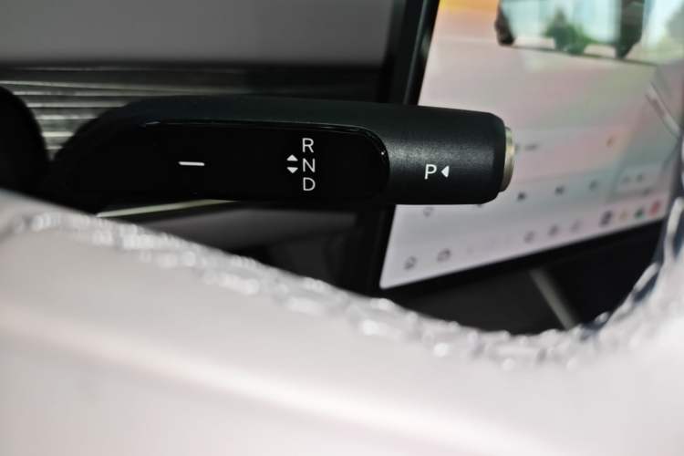 Used ONVO L60 2024 60 kWh Rear-Drive Version Gear Lever