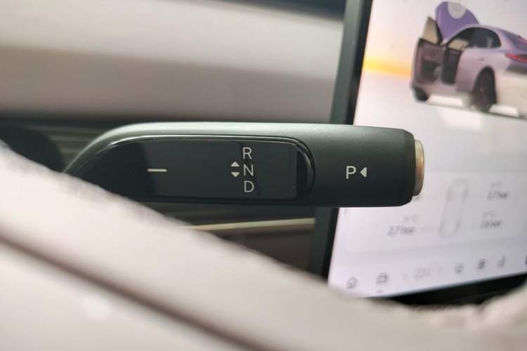 Used ONVO L60 2024 60 kWh Rear-Drive Version Gear Lever