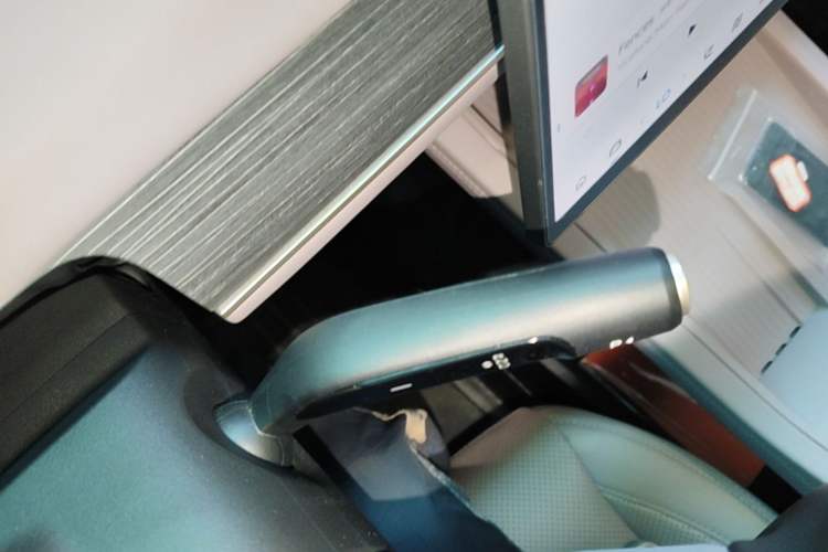 Used ONVO L60 2024 60 kWh Rear-Drive Version Gear Lever