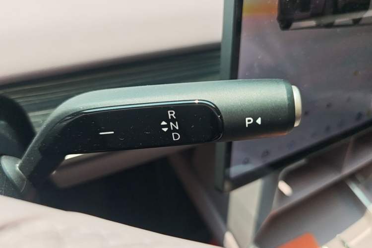 Used ONVO L60 2024 60 kWh Rear-Drive Version Gear Lever